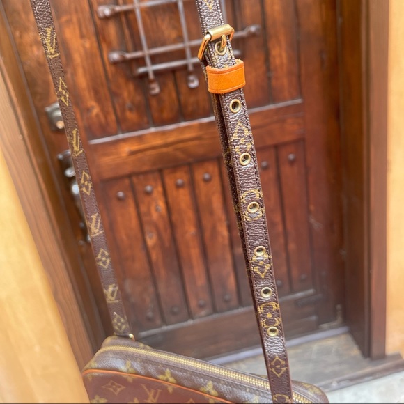 Authentic LV monogram canvas crossbody bag - Picture 5 of 6